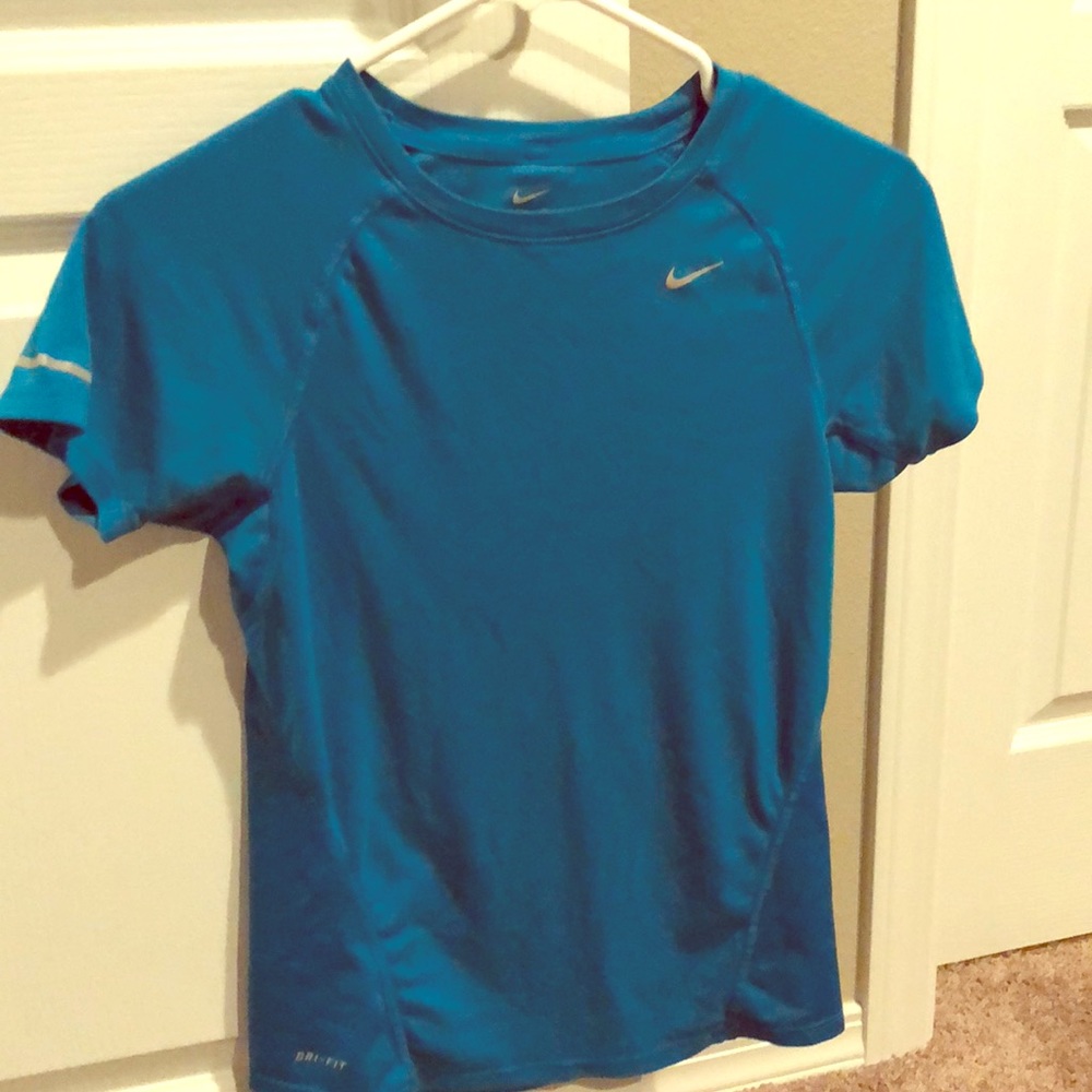 Nike dry fit short sleeve top